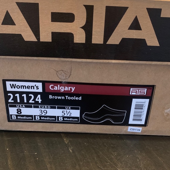 Ariat Women's Embossed Brown Ankle Booties - Picture 3 of 3